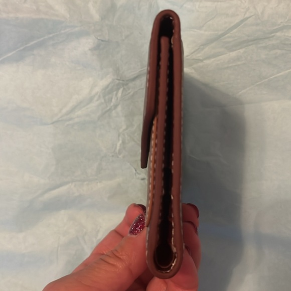 Borgasets Women Compact Wallet NWOT, RFID protection,leather, European style. - Picture 6 of 6